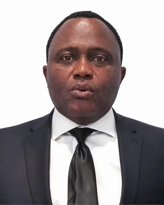 Portrait du Grand Maître de la Grande Loge Unie du Bénin